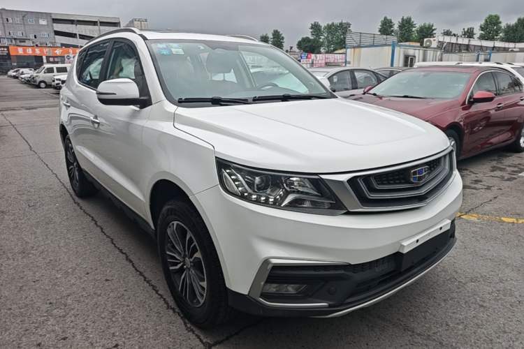 Used Geely Auto Vision X6 2018 1.8L Manual 4G Connect Luxury Edition Front Right 45 Deg