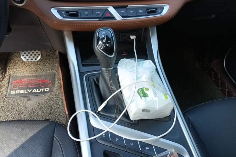 Used Geely Auto Vision X6 2018 1.4T CVT 4G Connected Flagship Edition Gear Lever