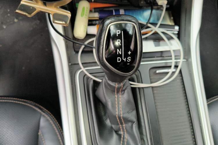 Used Geely Auto Vision X6 2018 1.4T CVT 4G Connected Flagship Edition Gear Lever