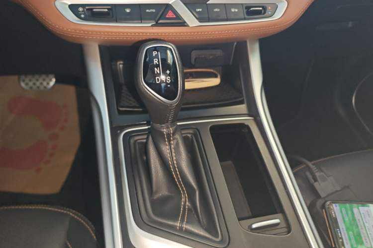 Used Geely Auto Vision X6 2018 1.4T CVT 4G Connected Flagship Edition Gear Lever