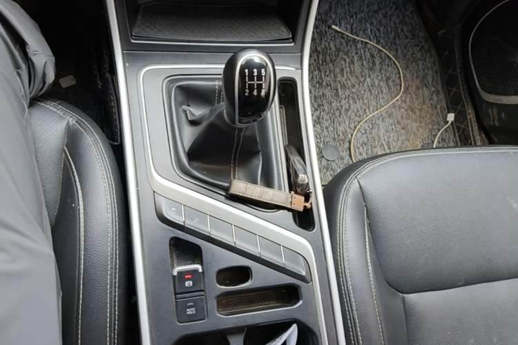 Used Geely Auto Vision X6 2018 1.8L Manual 4G Connect Luxury Edition Gear Lever