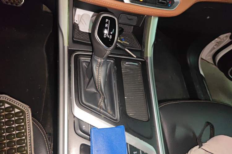 Used Geely Auto Vision X6 2018 1.4T CVT 4G Connected Flagship Edition Gear Lever