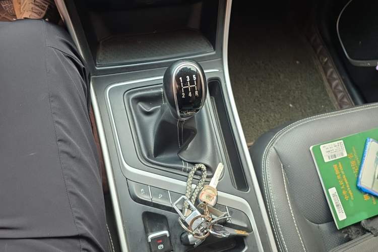 Used Geely Auto Vision X6 2018 1.8L Manual 4G Connect Luxury Edition Gear Lever