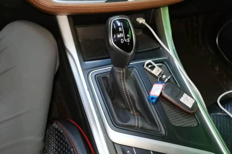 Used Geely Auto Vision X6 2018 1.4T CVT 4G Connected Flagship Edition Gear Lever