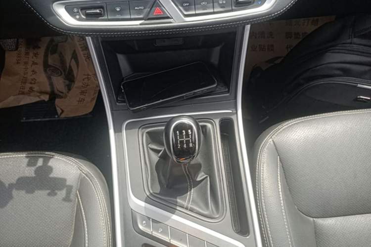Used Geely Auto Vision X6 2018 1.8L Manual 4G Connect Luxury Edition Gear Lever