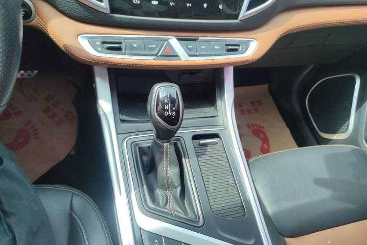 Used Geely Auto Vision X6 2018 1.4T CVT 4G Connected Flagship Edition Gear Lever