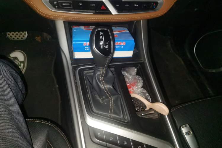 Used Geely Auto Vision X6 2018 1.4T CVT 4G Connected Flagship Edition Gear Lever