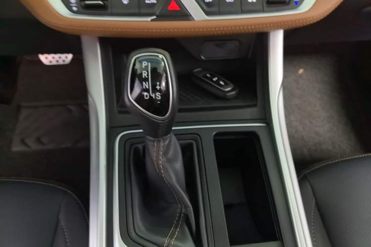 Used Geely Auto Vision X6 2018 1.4T CVT 4G Connected Flagship Edition Gear Lever