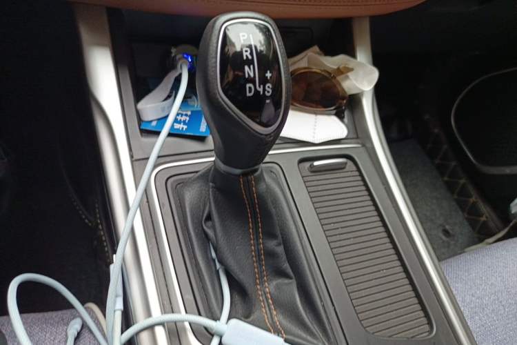 Used Geely Auto Vision X6 2018 1.4T CVT 4G Connected Flagship Edition Gear Lever