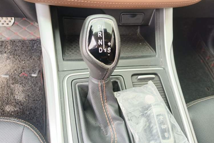 Used Geely Auto Vision X6 2018 1.4T CVT 4G Connected Flagship Edition Gear Lever