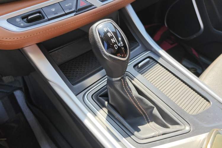 Used Geely Auto Vision X6 2018 1.4T CVT 4G Connected Flagship Edition Gear Lever