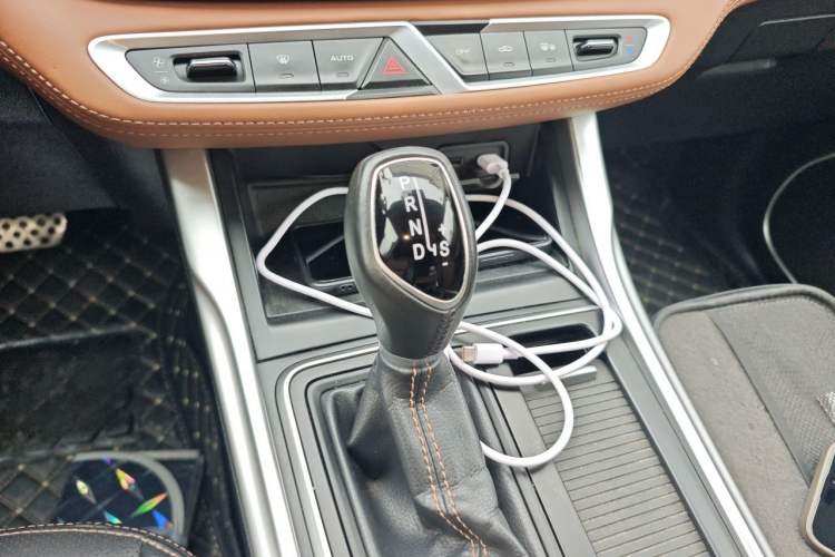 Used Geely Auto Vision X6 2018 1.4T CVT 4G Connected Flagship Edition Gear Lever