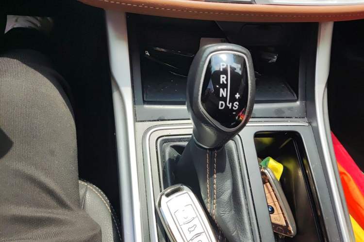 Used Geely Auto Vision X6 2018 1.4T CVT 4G Connected Flagship Edition Gear Lever