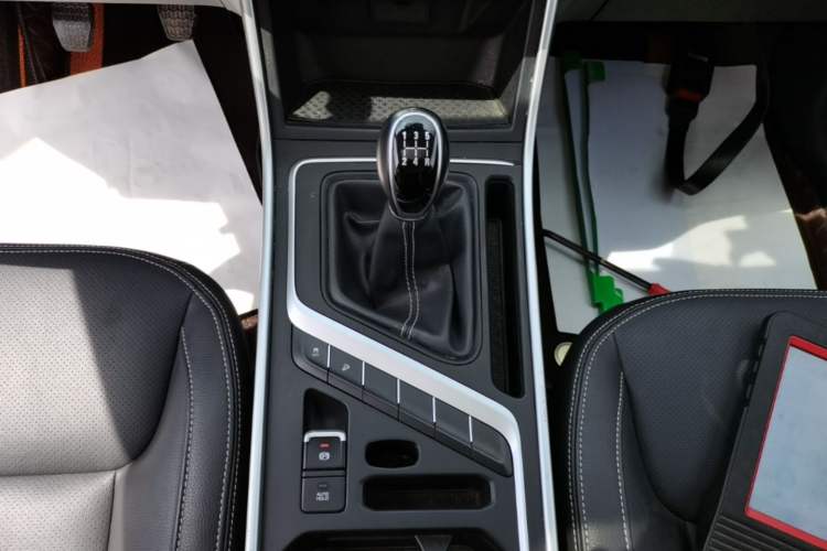 Used Geely Auto Vision X6 2018 1.8L Manual 4G Connect Luxury Edition Gear Lever