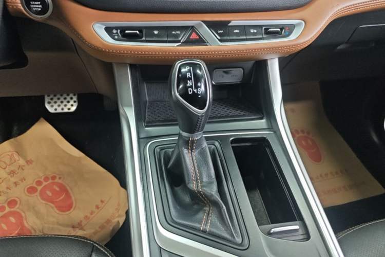 Used Geely Auto Vision X6 2018 1.4T CVT 4G Connected Flagship Edition Gear Lever