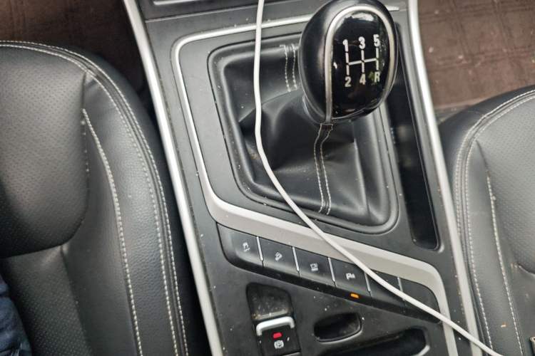 Used Geely Auto Vision X6 2018 1.8L Manual 4G Connect Luxury Edition Gear Lever