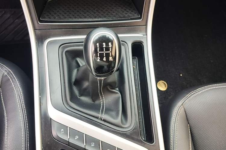 Used Geely Auto Vision X6 2018 1.8L Manual 4G Connect Luxury Edition Gear Lever