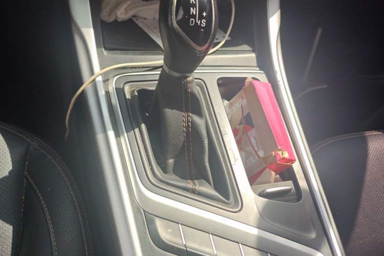 Used Geely Auto Vision X6 2018 1.4T CVT 4G Connected Luxury Version Gear Lever