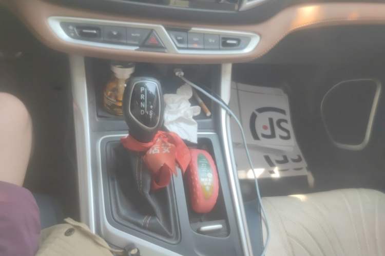Used Geely Auto Vision X6 2018 1.4T CVT 4G Connected Flagship Edition Gear Lever