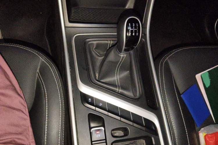 Used Geely Auto Vision X6 2018 1.8L Manual 4G Connect Luxury Edition Gear Lever