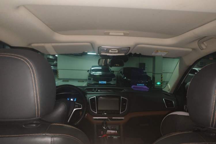 Used Geely Auto Vision X6 2018 1.4T CVT 4G Connected Luxury Version Headliner