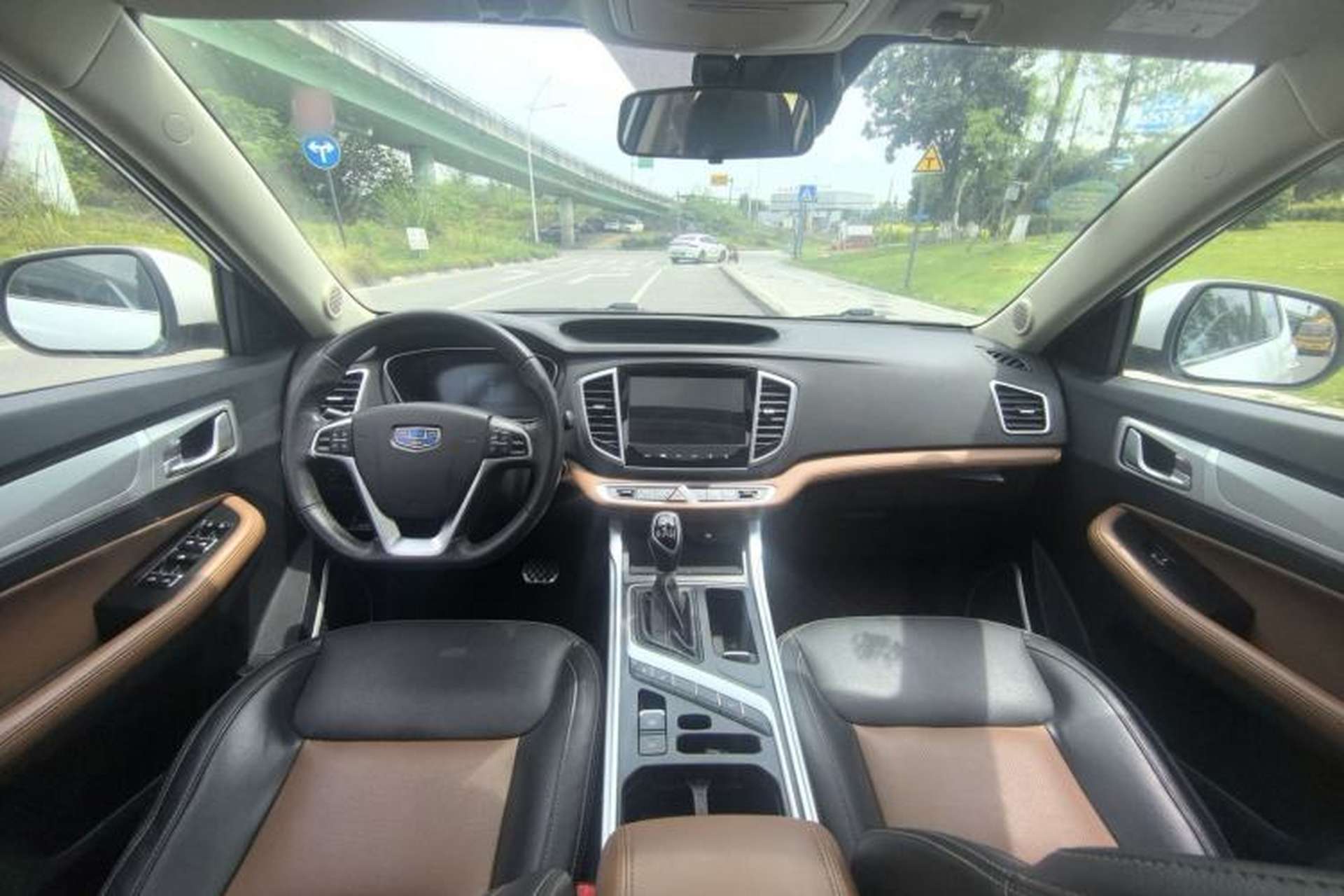 Used Geely Auto Vision X6 2018 1.4T CVT 4G Connected Luxury Version Interior 1