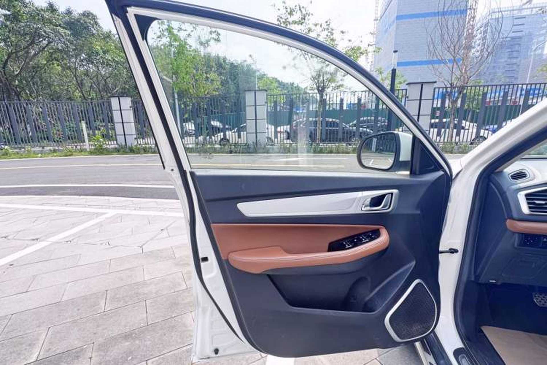 Used Geely Auto Vision X6 2018 1.4T CVT 4G Connected Luxury Version Interior 10