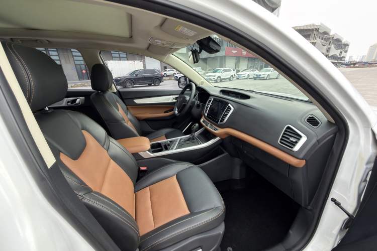 Used Geely Auto Vision X6 2018 1.4T CVT 4G Connected Flagship Edition Interior 2