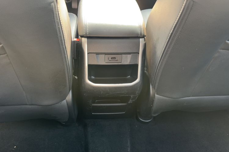 Used Geely Auto Vision X6 2018 1.8L Manual 4G Connect Luxury Edition Interior 2