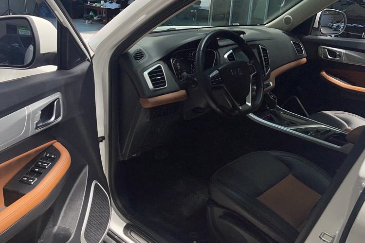Used Geely Auto Vision X6 2018 1.4T CVT 4G Connected Luxury Version Interior 2