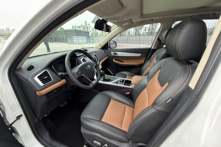 Used Geely Auto Vision X6 2018 1.4T CVT 4G Connected Flagship Edition Interior 3