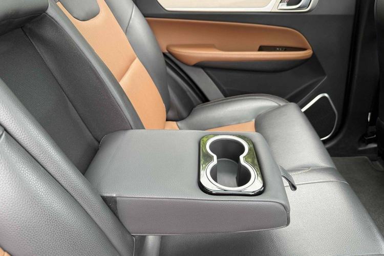Used Geely Auto Vision X6 2018 1.4T CVT 4G Connected Flagship Edition Interior 5