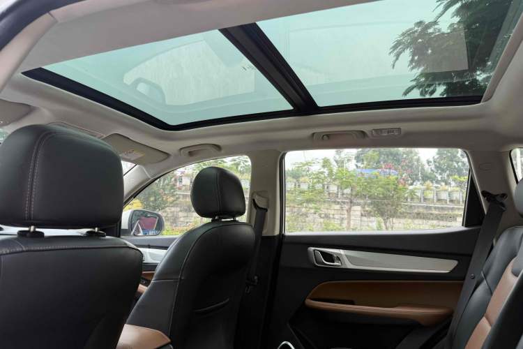 Used Geely Auto Vision X6 2018 1.4T CVT 4G Connected Flagship Edition Interior 6