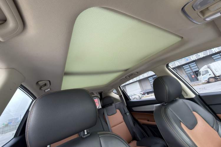 Used Geely Auto Vision X6 2018 1.4T CVT 4G Connected Flagship Edition Interior 7