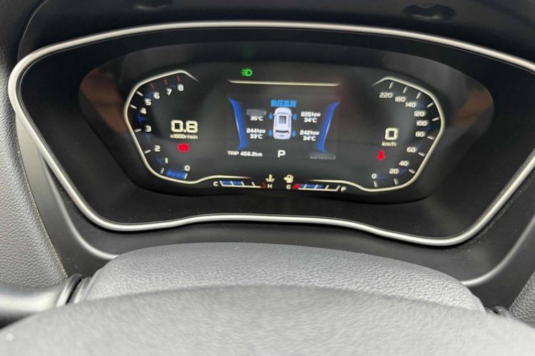 Used Geely Auto Vision X6 2018 1.4T CVT 4G Connected Flagship Edition Interior 8