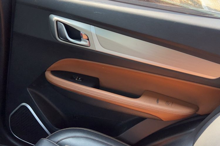 Used Geely Auto Vision X6 2018 1.4T CVT 4G Connected Flagship Edition Interior 8