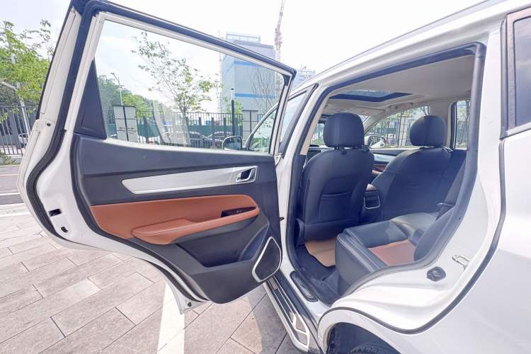 Used Geely Auto Vision X6 2018 1.4T CVT 4G Connected Luxury Version Interior 9