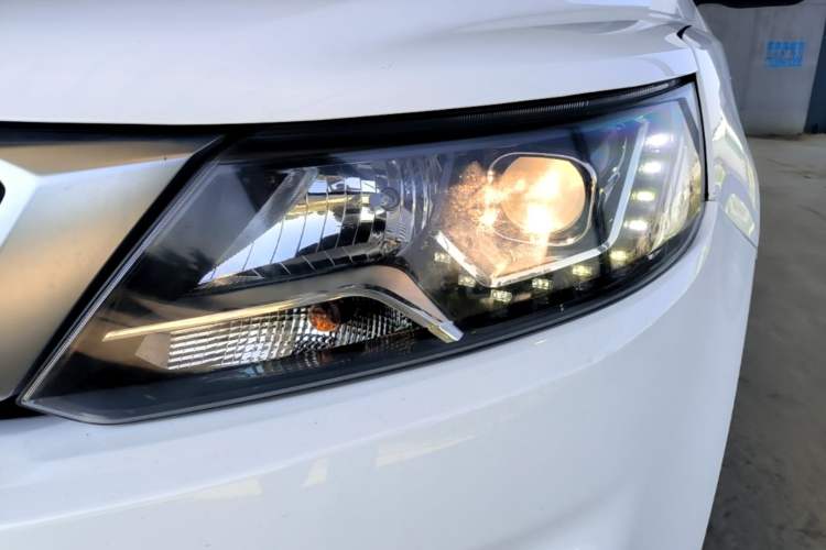 Used Geely Auto Vision X6 2018 1.8L Manual 4G Connect Luxury Edition Left Front Headlight
