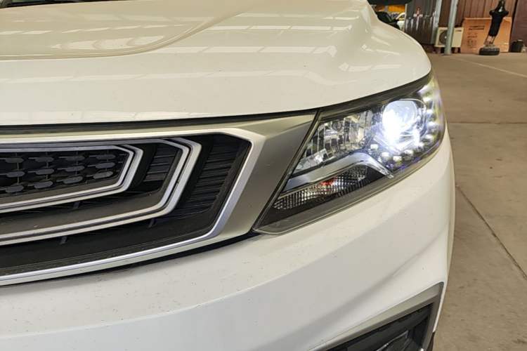 Used Geely Auto Vision X6 2018 1.8L Manual 4G Connect Luxury Edition Left Front Headlight