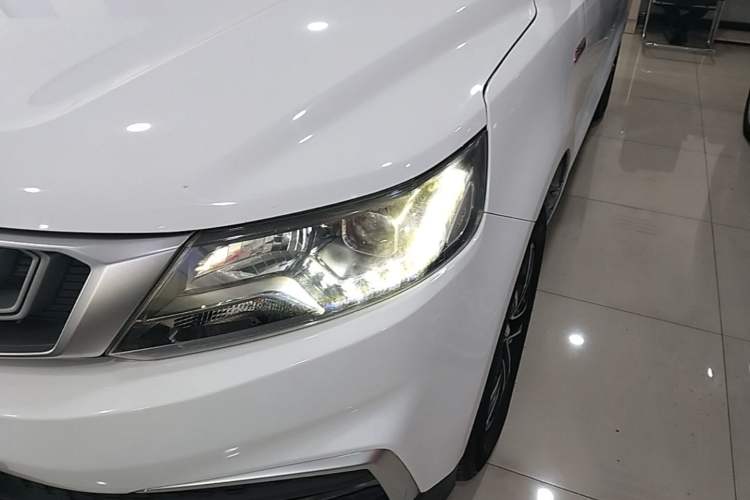 Used Geely Auto Vision X6 2018 1.4T CVT 4G Connected Flagship Edition Left Front Headlight