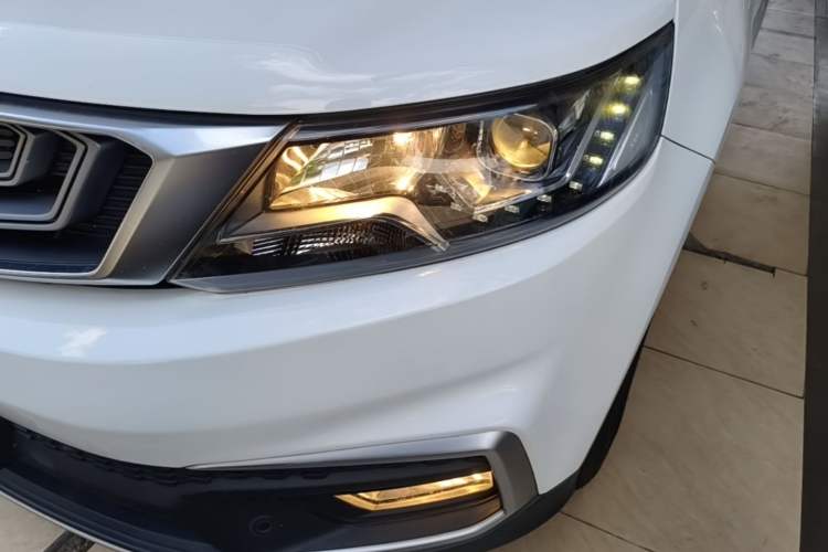 Used Geely Auto Vision X6 2018 1.4T CVT 4G Connected Flagship Edition Left Front Headlight