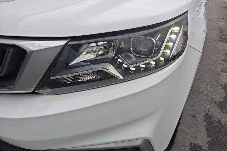 Used Geely Auto Vision X6 2018 1.8L Manual 4G Connect Luxury Edition Left Front Headlight