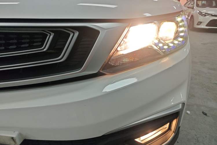 Used Geely Auto Vision X6 2018 1.4T CVT 4G Connected Flagship Edition Left Front Headlight