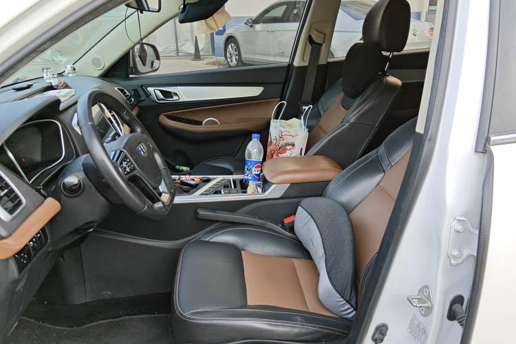 Used Geely Auto Vision X6 2018 1.4T CVT 4G Connected Luxury Version Left Front Seat