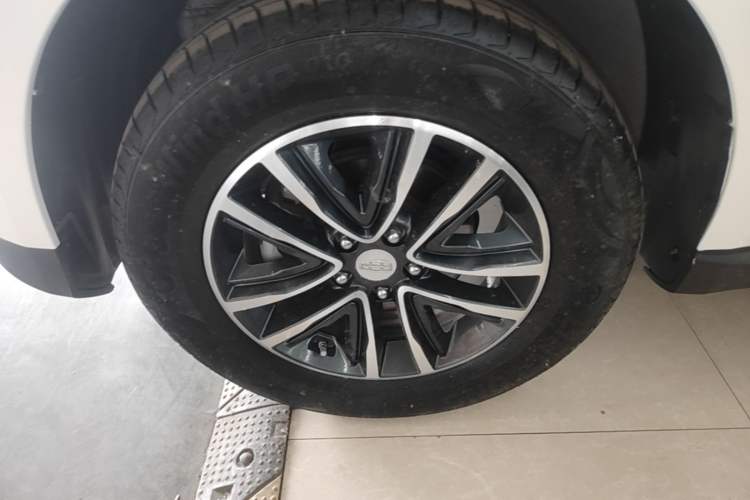 Used Geely Auto Vision X6 2018 1.4T CVT 4G Connected Flagship Edition Left Front Wheel Hub