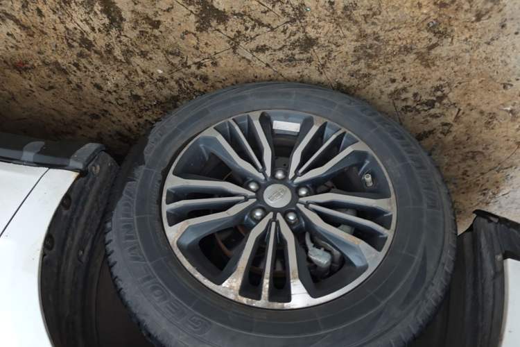 Used Geely Auto Vision X6 2018 1.8L Manual 4G Connect Luxury Edition Left Front Wheel Hub