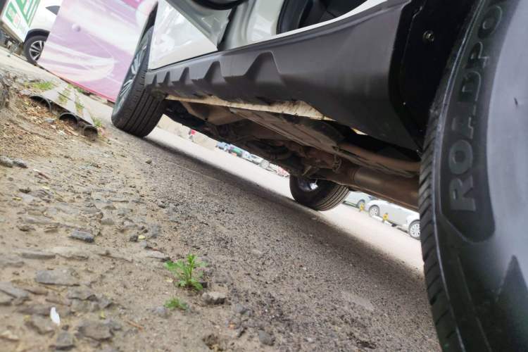 Used Geely Auto Vision X6 2018 1.8L Manual 4G Connect Luxury Edition Left Side Sill