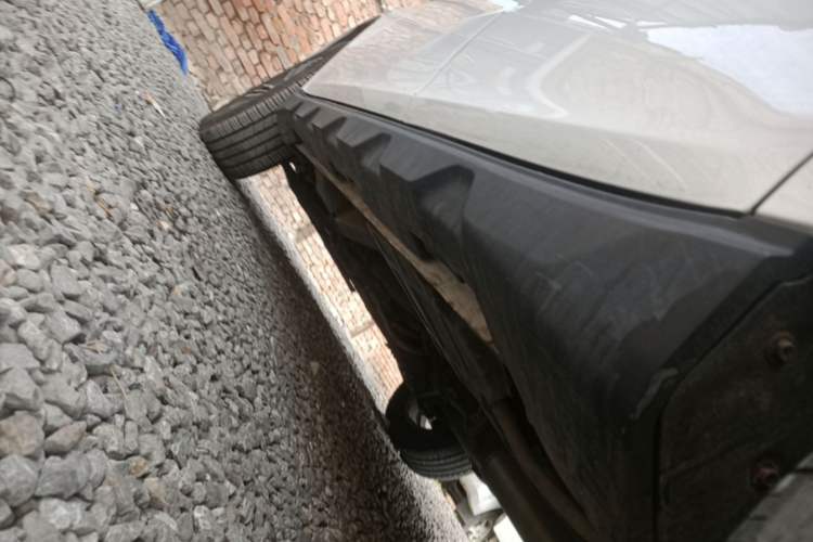 Used Geely Auto Vision X6 2018 1.8L Manual 4G Connect Luxury Edition Left Side Sill