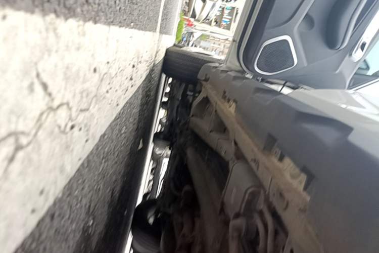 Used Geely Auto Vision X6 2018 1.8L Manual 4G Connect Luxury Edition Left Side Sill