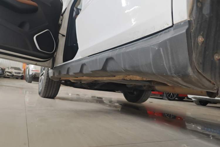 Used Geely Auto Vision X6 2018 1.4T CVT 4G Connected Flagship Edition Left Side Sill